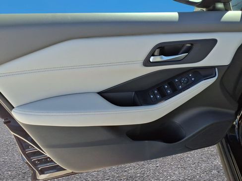 Used 2026 Nissan Rogue SV w/ SV Premium Package image 16