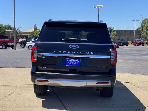 Used 2024 Ford Expedition Limited AWD/4WD image 3