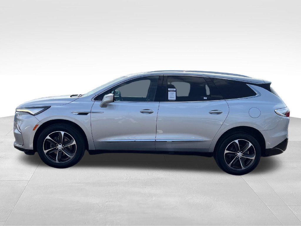 Used 2022 Buick Enclave Essence w/ Sport Touring Edition FWD image 2
