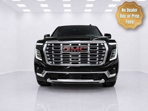 Used 2025 GMC Yukon Denali w/ Sun & Power Step Package AWD/4WD image 3