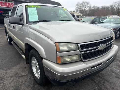 Used 2006 Chevrolet Silverado 1500 LT w/ Onstar Plus Package image 3