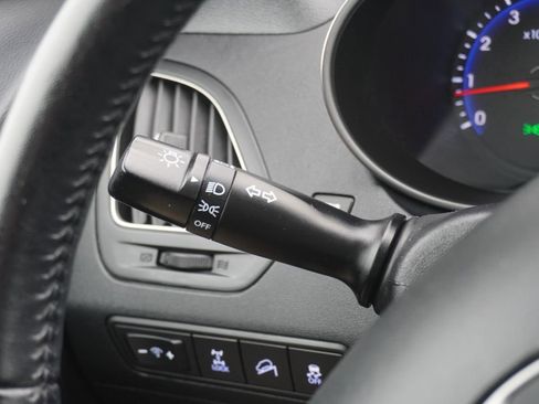 Used 2012 Hyundai Tucson GLS image 17