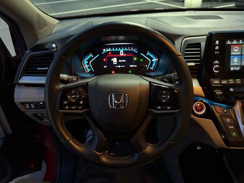 Used 2023 Honda Odyssey Touring image 17