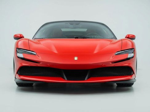 Used 2021 Ferrari SF90 Stradale Base image 9