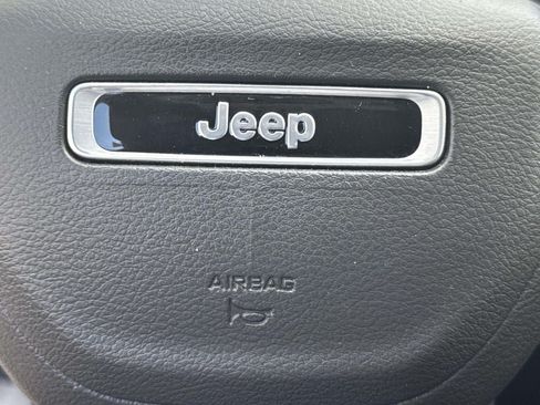 Used 2022 Jeep Compass Latitude AWD/4WD image 33