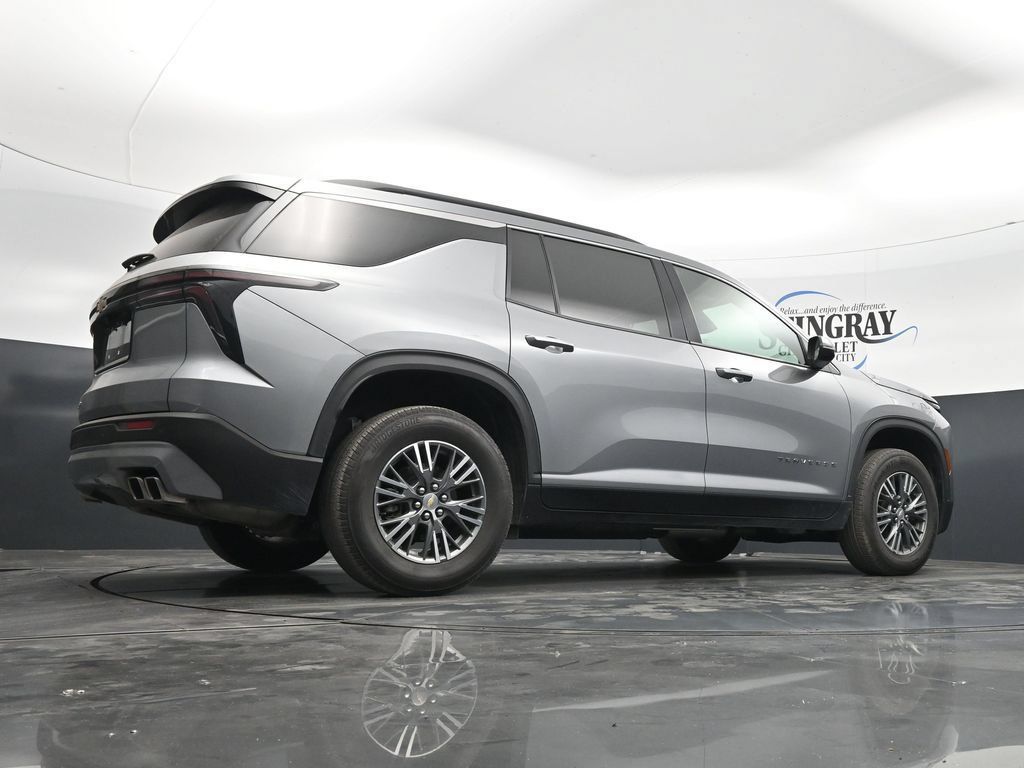 Certified 2025 Chevrolet Traverse LT AWD/4WD image 32