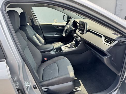 Certified 2025 Toyota RAV4 XLE AWD/4WD image 12