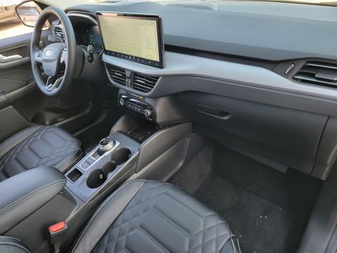 New 2024 Ford Escape SE w/ PHEV Premium Package FWD image 16