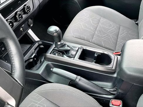 Used 2017 Toyota Tacoma TRD Off-Road w/ Tow Package RWD image 17