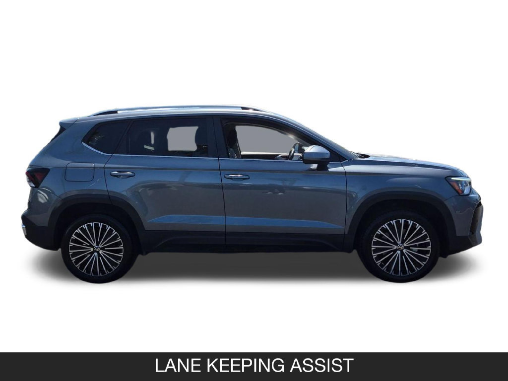 Used 2025 Volkswagen Taos SE FWD image 6