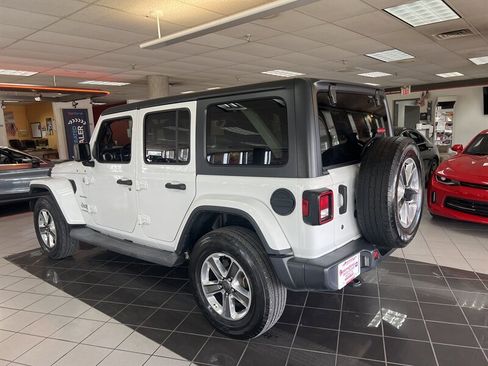 Used 2019 Jeep Wrangler Unlimited Sahara image 7