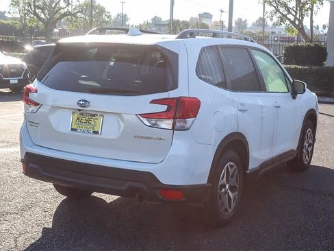 Used 2023 Subaru Forester Premium image 4