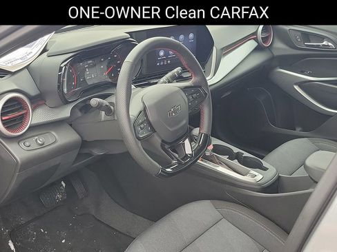 Used 2025 Chevrolet Trax RS image 6