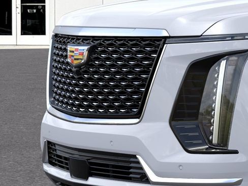 New 2026 Cadillac Escalade Luxury w/ Touring Package AWD/4WD image 13