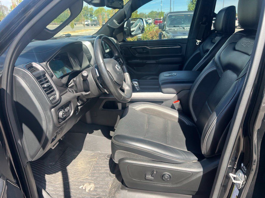 Used 2023 RAM 1500 Laramie AWD/4WD image 30