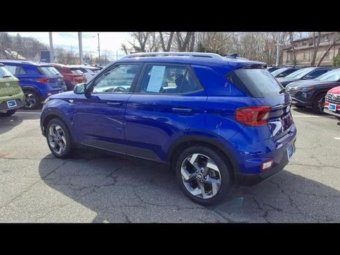 Certified 2022 Hyundai Venue SEL image 6