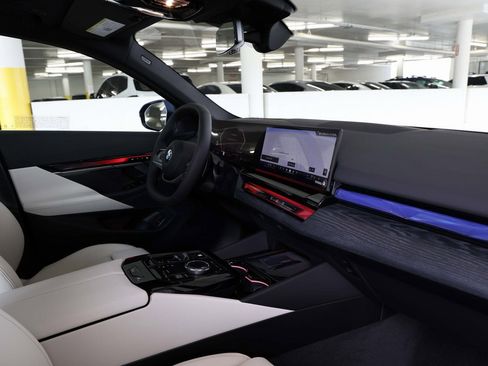 New 2026 BMW 530i w/ Premium Package image 29