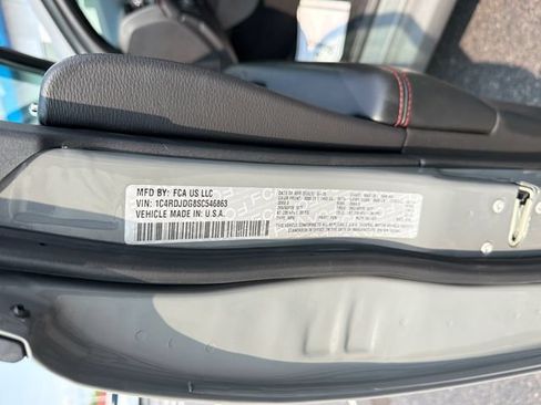 Used 2025 Dodge Durango GT AWD/4WD image 16