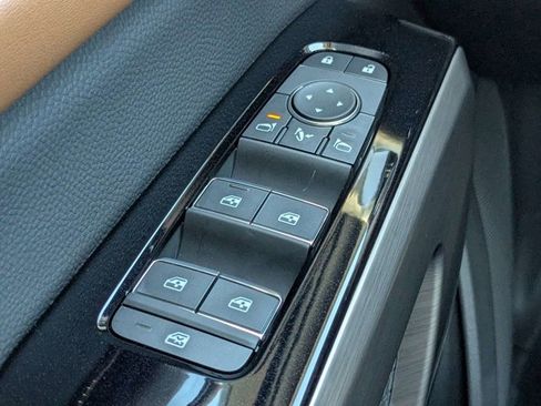 New 2025 Nissan Pathfinder Platinum image 12