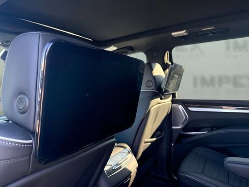 Used 2026 Cadillac Escalade ESV Platinum Sport w/ LPO, Floor Liner Package AWD/4WD image 10