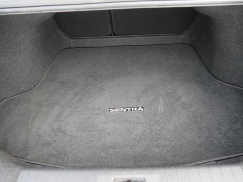 Used 2024 Nissan Sentra SV image 9