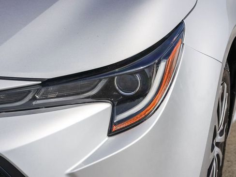 Used 2022 Toyota Corolla LE image 5