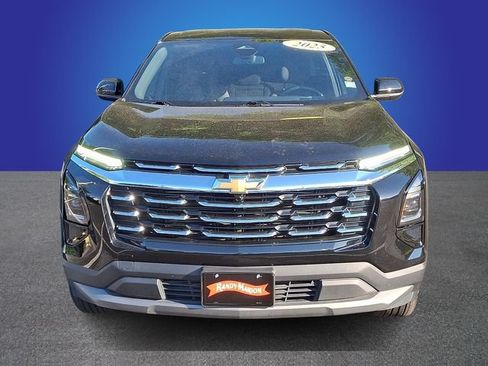Used 2025 Chevrolet Equinox LT AWD/4WD image 2