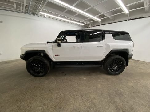 Used 2024 GMC Hummer EV 2X w/ LPO, Sport Package AWD/4WD image 3