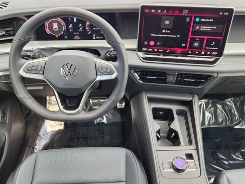 New 2026 Volkswagen Tiguan SE R-Line AWD/4WD image 3