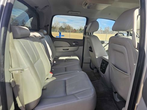 Used 2011 Chevrolet Avalanche LT w/ Regional Value Package image 23