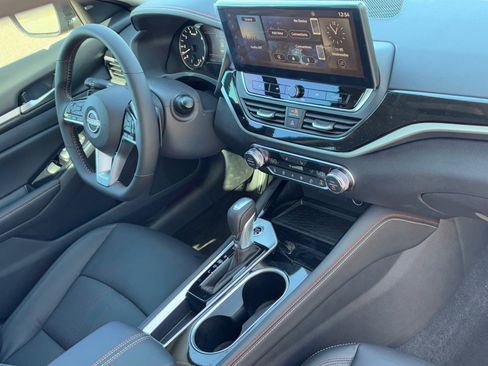 New 2025 Nissan Altima 2.5 SR w/ SR Premium Package image 11