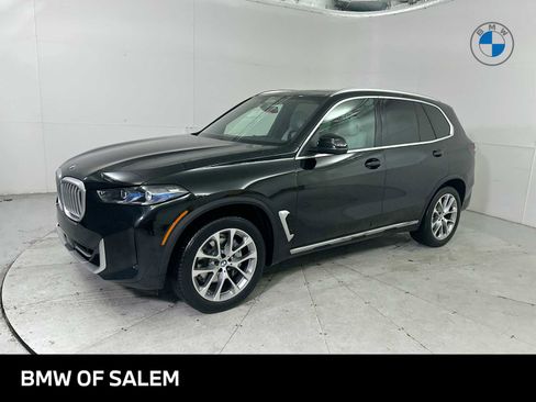 Used 2024 BMW X5 xDrive40i w/ Premium Package image 1