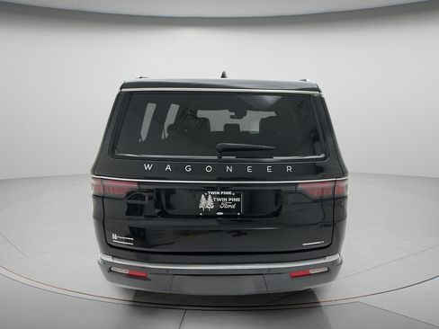 Used 2022 Jeep Wagoneer Series III w/ Rear Seat Video Group 1 AWD/4WD image 6