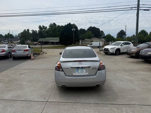 Used 2011 Nissan Altima 2.5 S w/ Special Edition Pkg FWD image 6