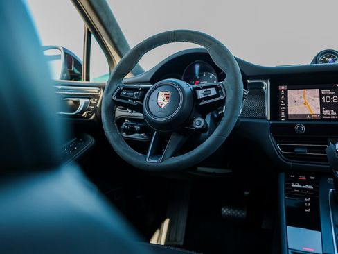 Certified 2024 Porsche Macan GTS image 25