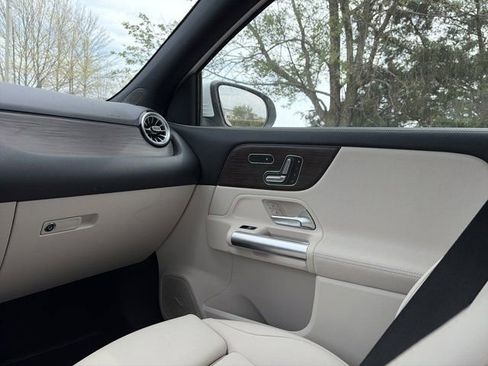 Certified 2024 Mercedes-Benz GLA 250 4MATIC image 26