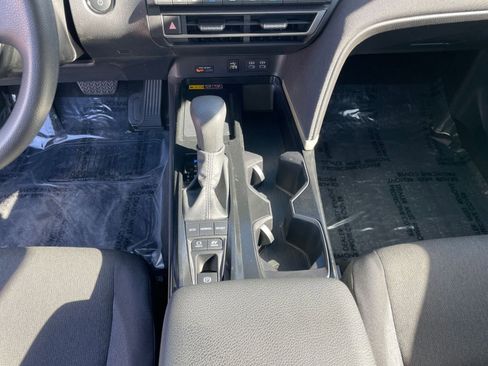 Used 2025 Toyota Camry LE image 40