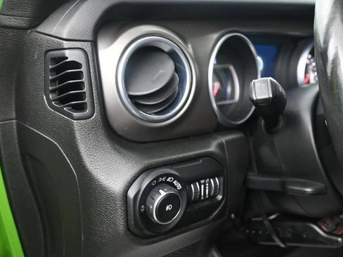 Used 2018 Jeep Wrangler Unlimited Rubicon AWD/4WD image 24