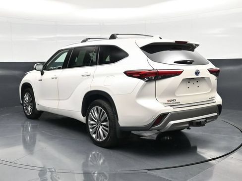 Used 2021 Toyota Highlander Platinum AWD/4WD image 9