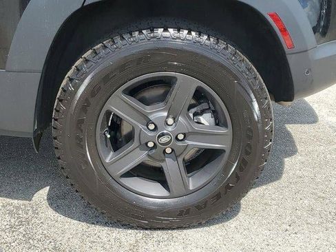 Used 2023 Land Rover Defender 110 S image 8