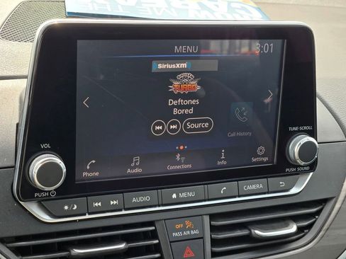 Used 2024 Nissan Altima 2.5 SV image 14