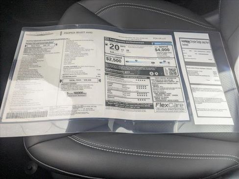 New 2026 Chrysler Pacifica Select image 17