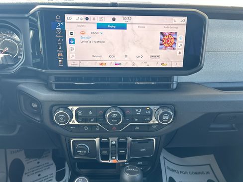 New 2025 Jeep Gladiator Sport AWD/4WD image 20