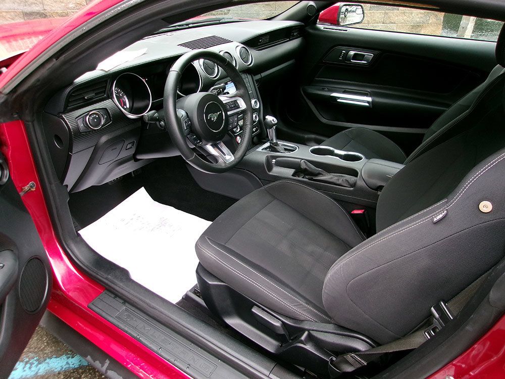Used 2020 Ford Mustang Coupe RWD image 13