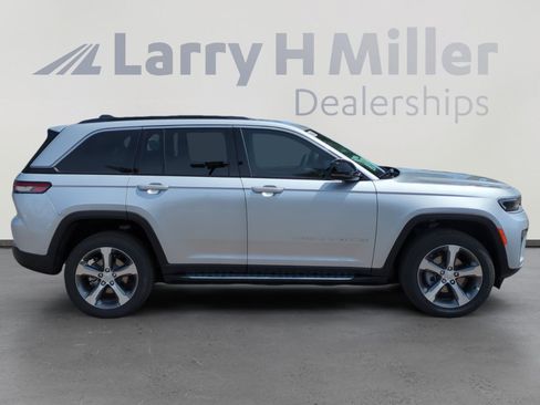 New 2026 Jeep Grand Cherokee Limited AWD/4WD image 6