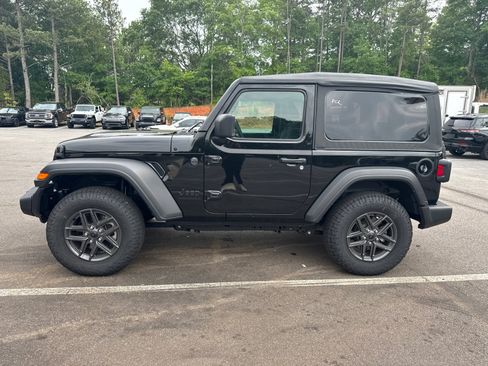 Used 2025 Jeep Wrangler Sport AWD/4WD image 8