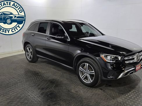 Used 2021 Mercedes-Benz GLC 300 4MATIC w/ Premium Package image 9