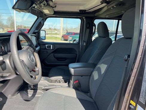Used 2024 Jeep Wrangler Unlimited Sport AWD/4WD image 11