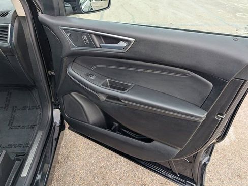 Used 2024 Ford Edge Titanium image 5