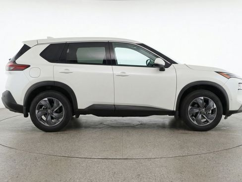 Used 2025 Nissan Rogue SV AWD/4WD image 11